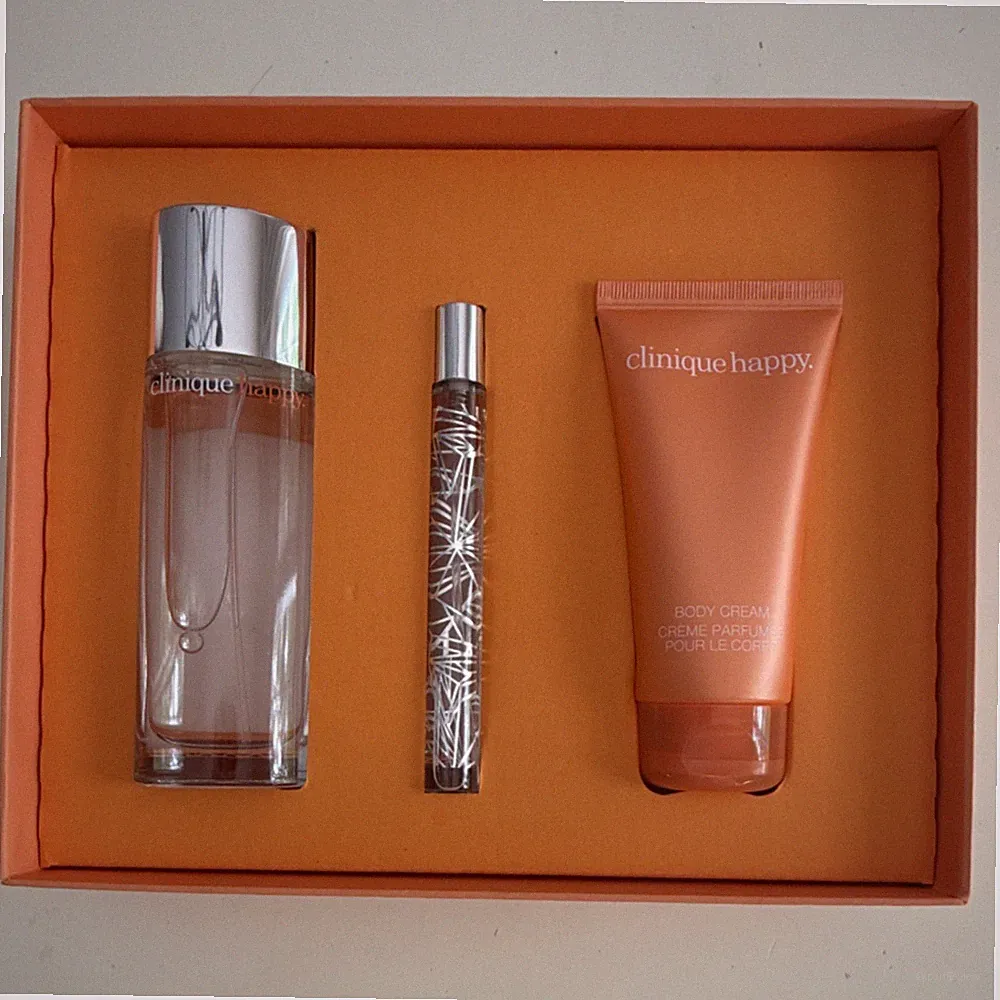 NIB Clinique Happy Gift Set Perfume Spray 1.7 & 0.34 fl oz, Body Cream 2.5 fl oz